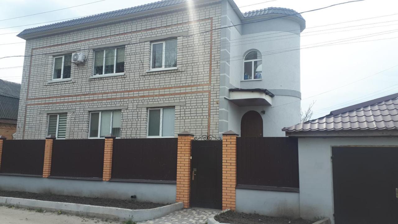 Окремі Номери В Гостьовому Будинку Типу Guest House Kropyvnytskyj Eksteriør billede